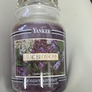 Yankee Candle Lilac Blossoms Jar Candle - Lavender